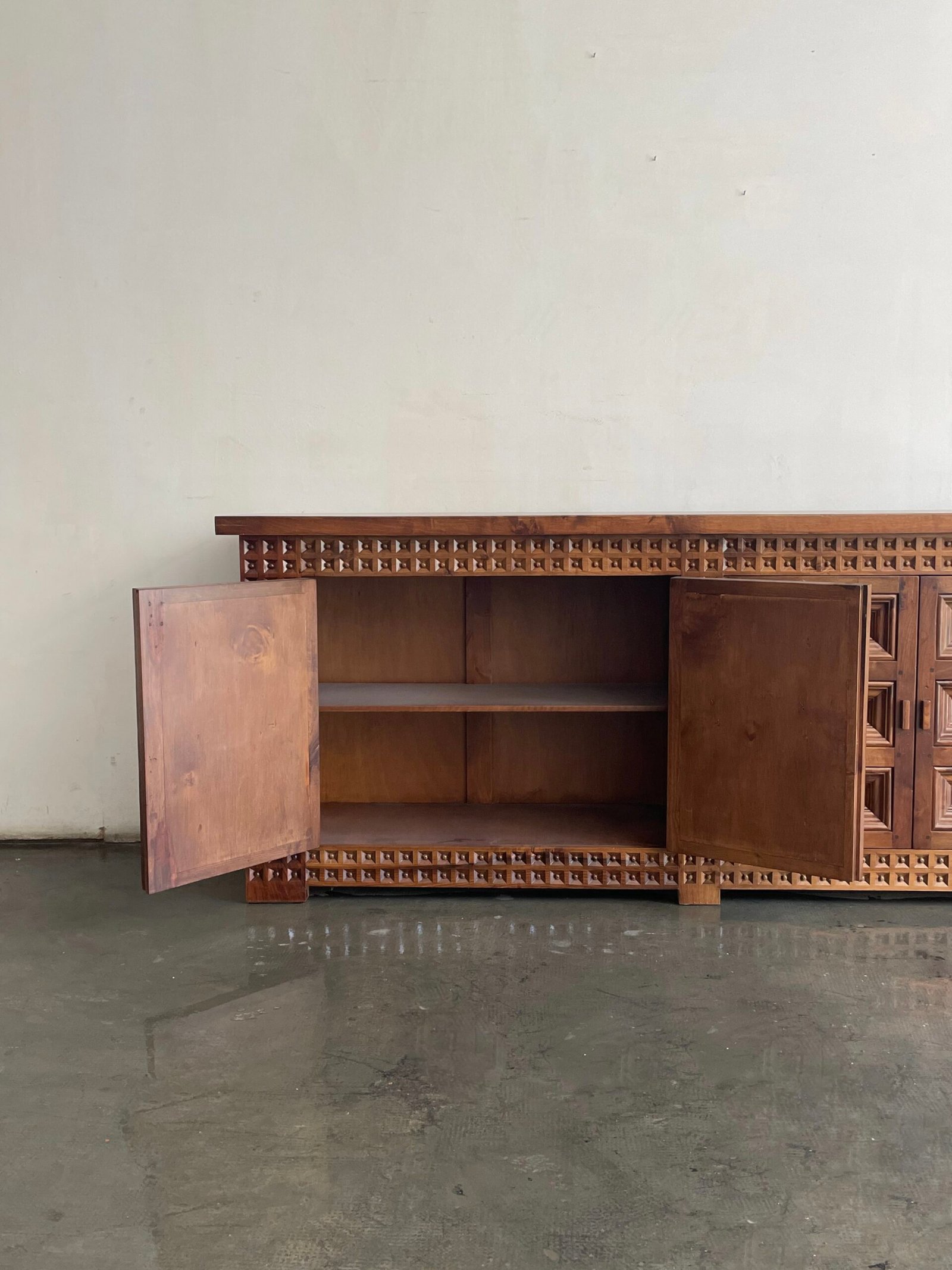 13E2CB3A-9F86-47C1-97D8-4C9547A4A6EC