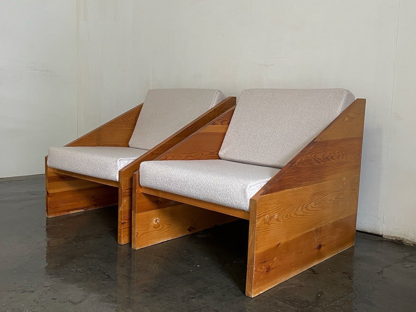 8E93033C-2AA5-40B7-A759-608E05B4A5CD