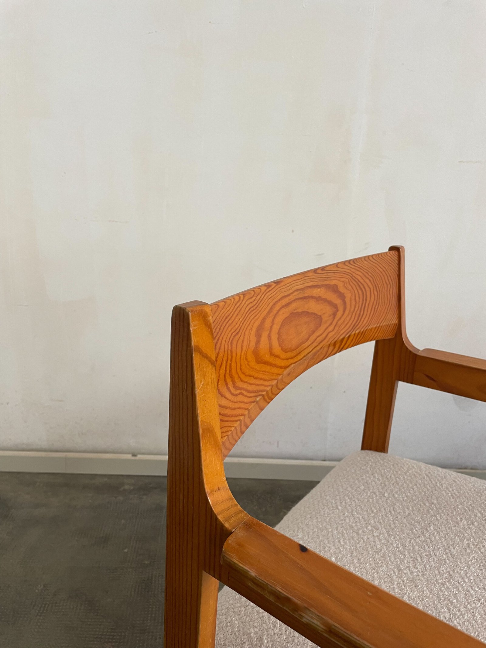 A9DF0794-3C91-494C-980A-347C685B2F42